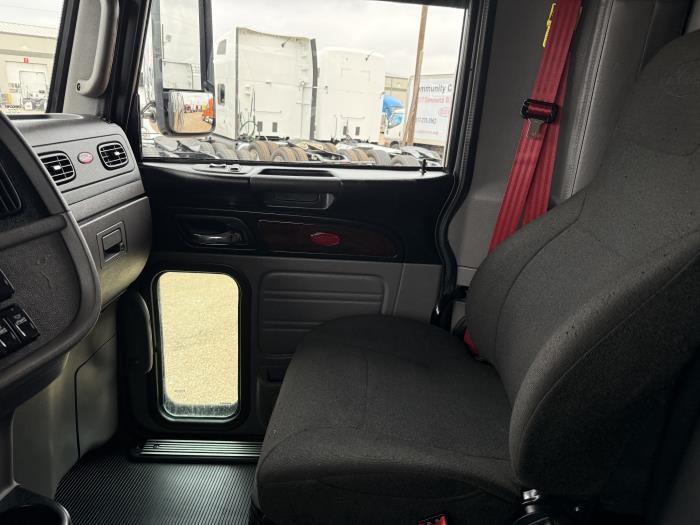 2022 Peterbilt 389-9