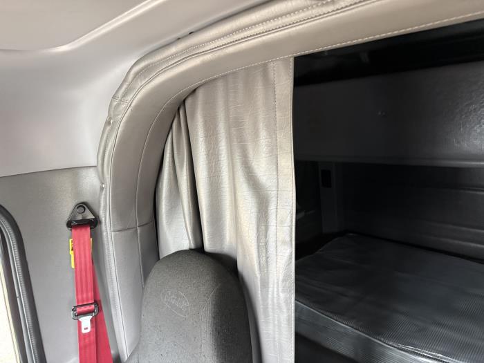 2022 Peterbilt 389-18