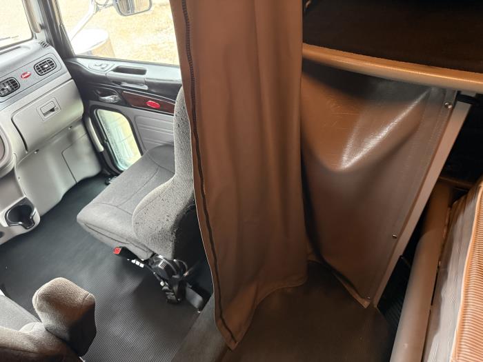 2022 Peterbilt 389-19