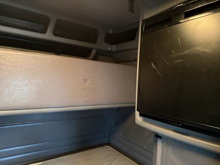 2022 Peterbilt 389-25