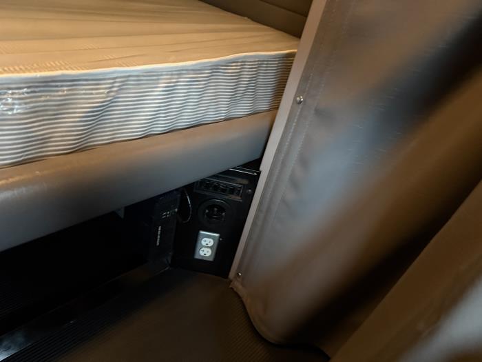 2022 Peterbilt 389-27