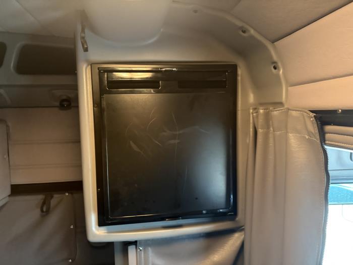 2022 Peterbilt 389-29