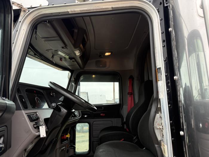 2022 Peterbilt 389-34