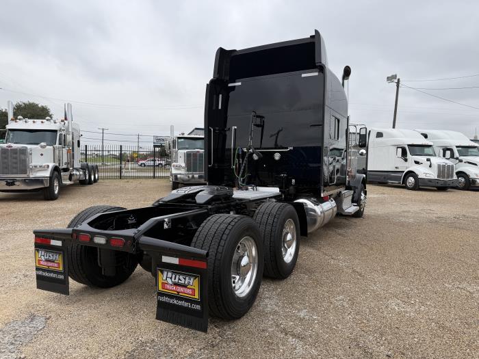 2022 Peterbilt 389-39
