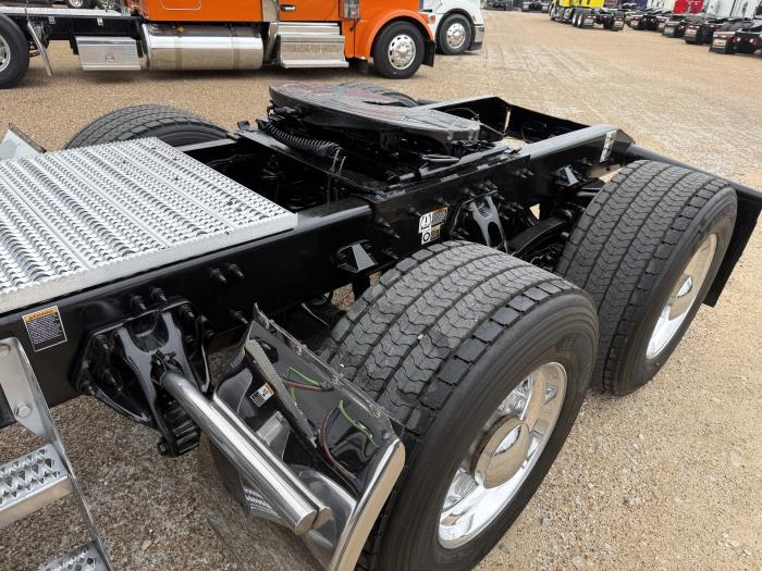 2022 Peterbilt 389-45