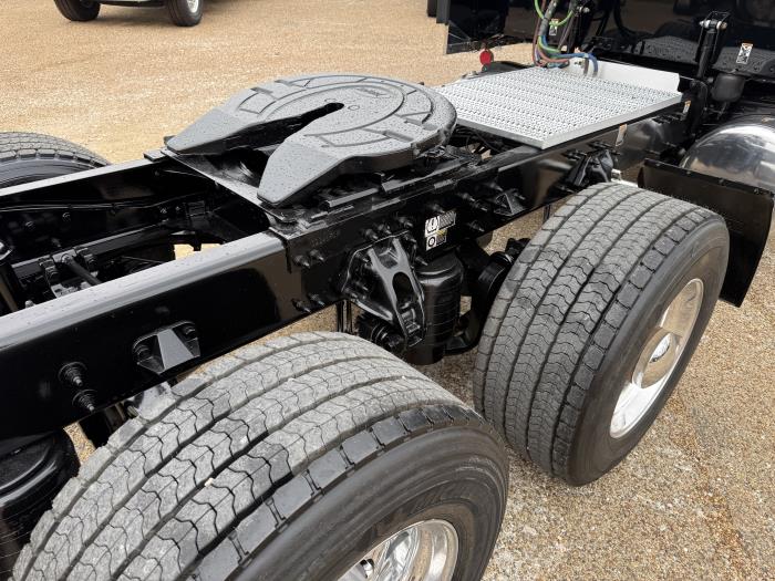 2022 Peterbilt 389-48