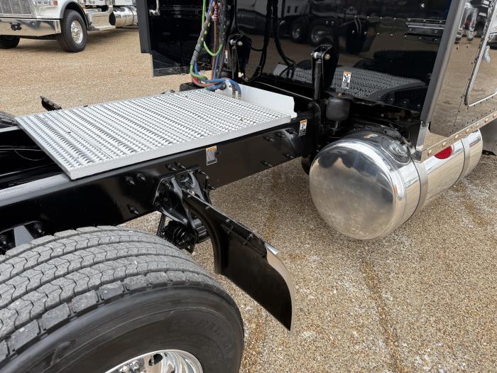 2022 Peterbilt 389-49