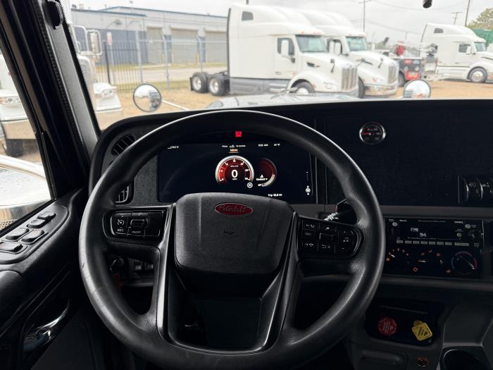 2022 Peterbilt 389-52
