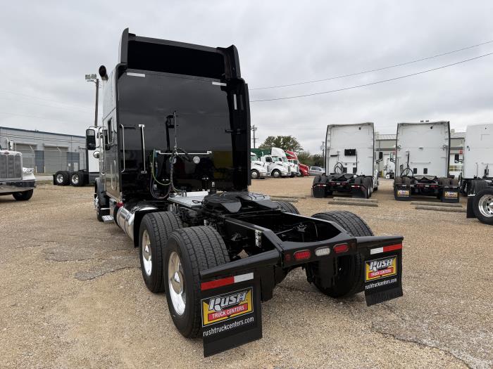 2022 Peterbilt 389-65