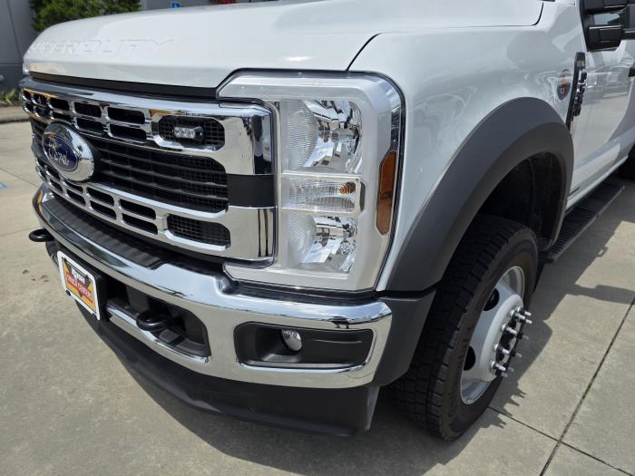 2026 Ford F-550-8