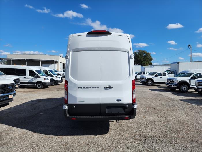 2026 Ford Transit 350 HD-4