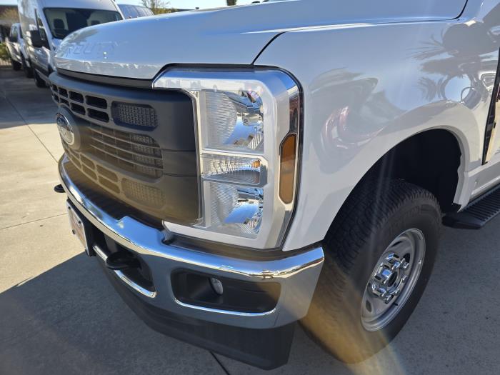 2025 Ford F-250-13