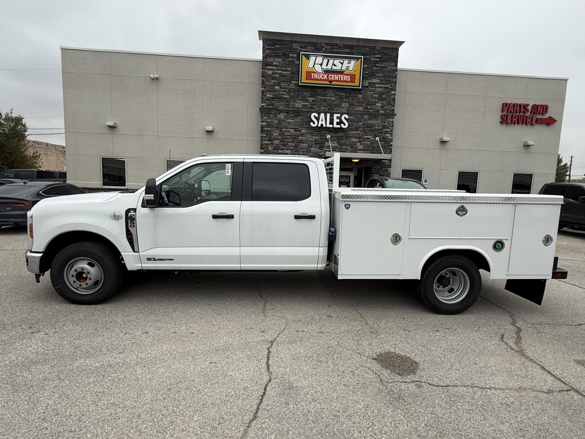 New 2025 Ford F-350 Crew Cab Cab Chassis for sale #1941266 - photo 2