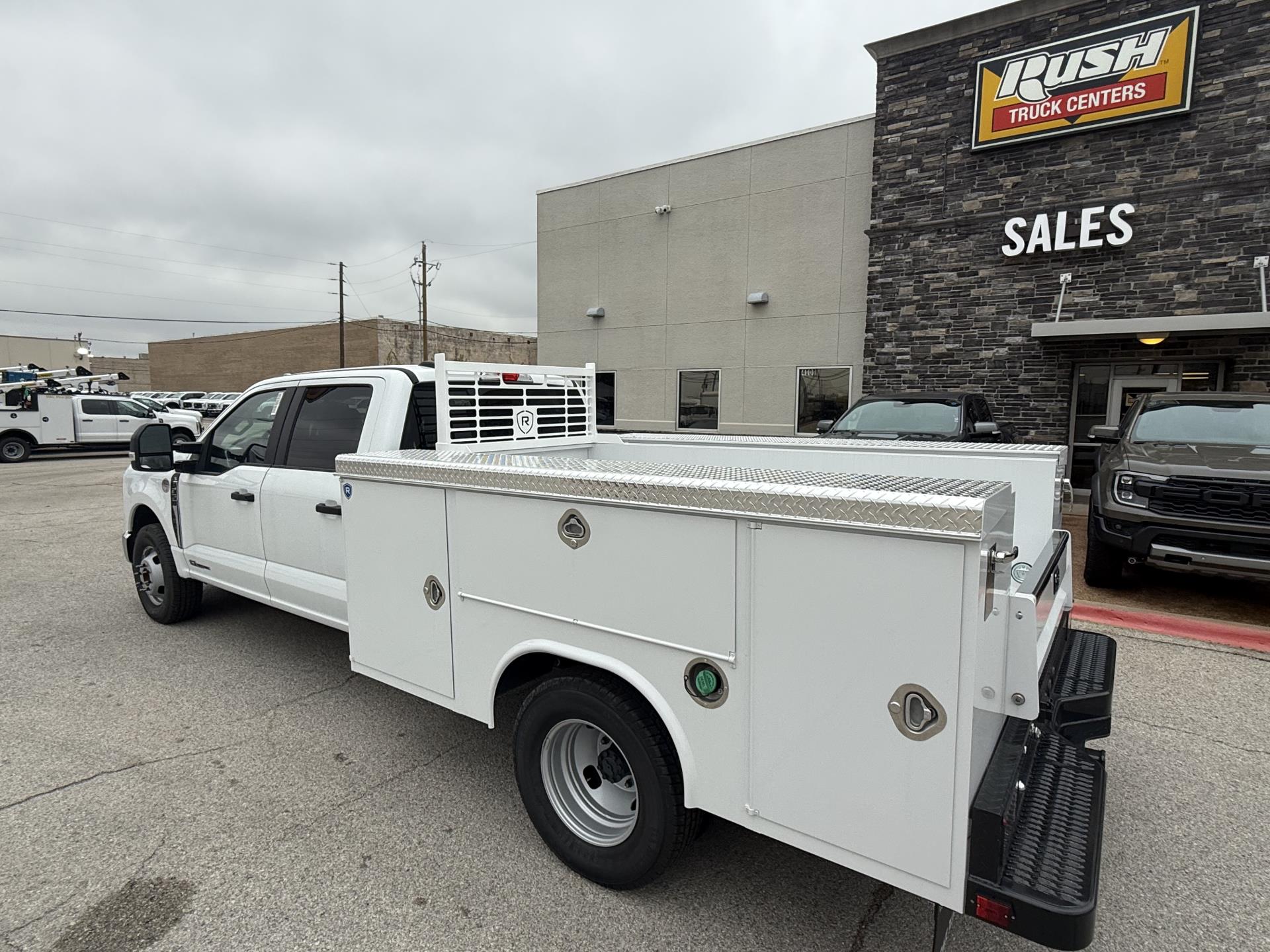 New 2025 Ford F-350 Crew Cab Cab Chassis for sale #1941266 - photo 3