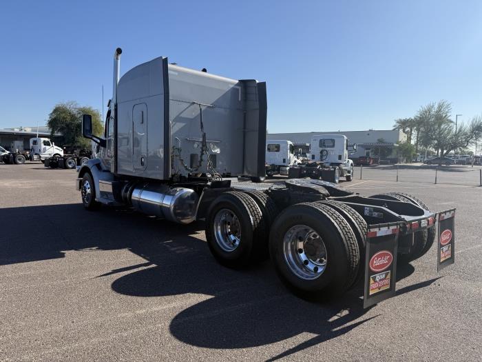 2021 Peterbilt 567-3