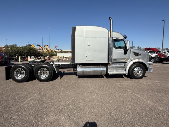 2021 Peterbilt 567-6