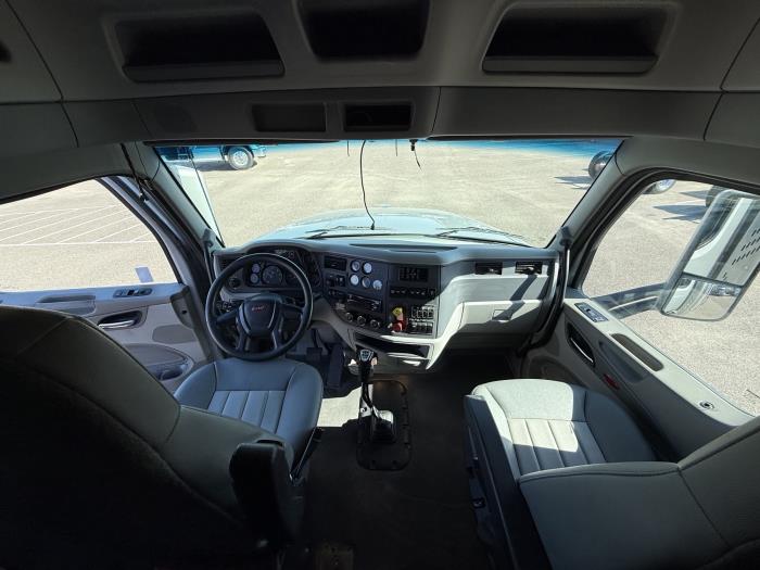 2021 Peterbilt 567-17