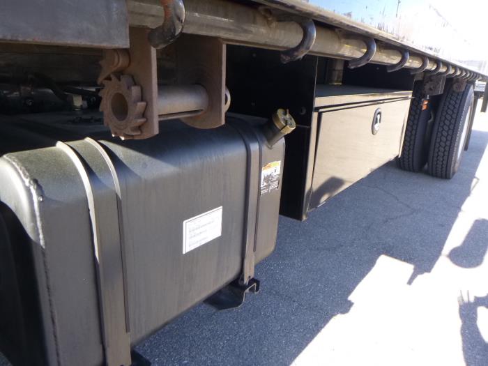 2020 Peterbilt 337-18