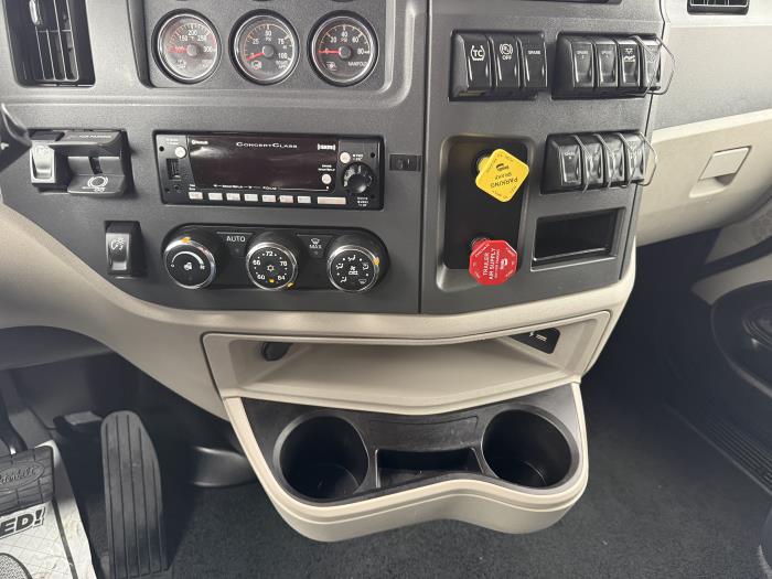 2023 Peterbilt 579-7
