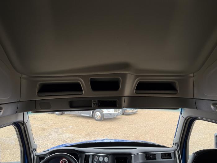 2023 Peterbilt 579-12