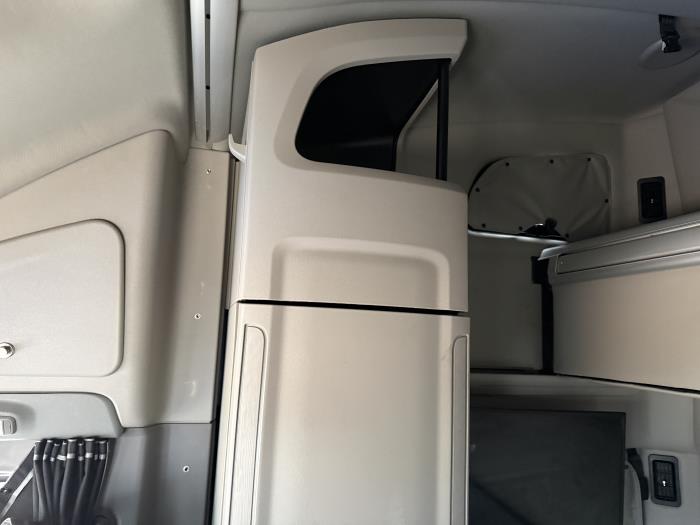 2023 Peterbilt 579-16