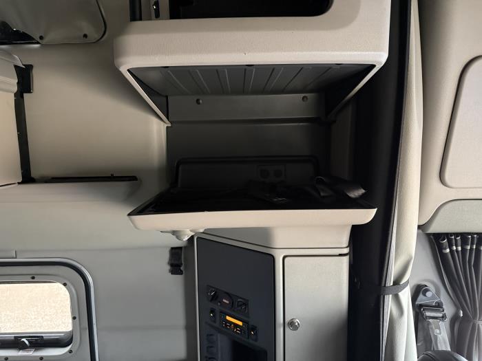 2023 Peterbilt 579-21