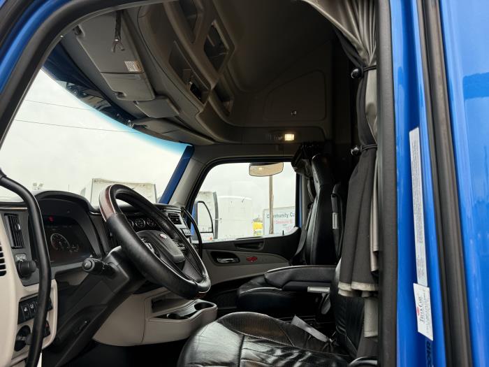 2023 Peterbilt 579-30