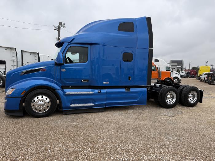 2023 Peterbilt 579-32