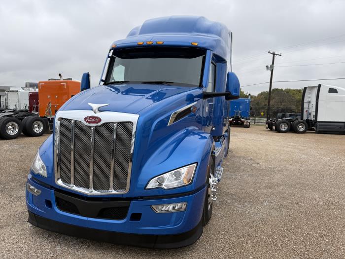 2023 Peterbilt 579-36