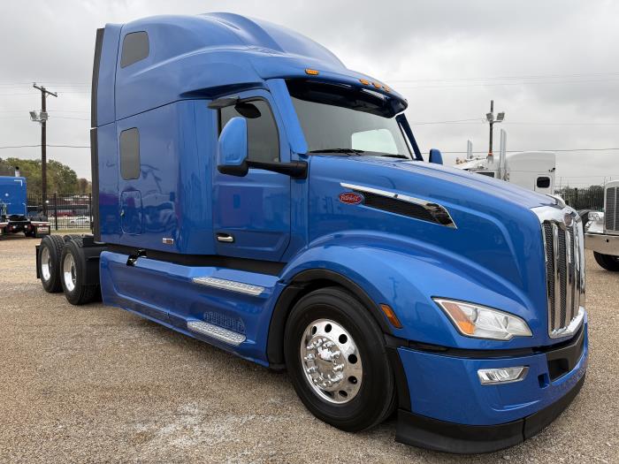 2023 Peterbilt 579-40