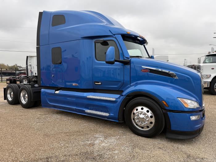 2023 Peterbilt 579-2