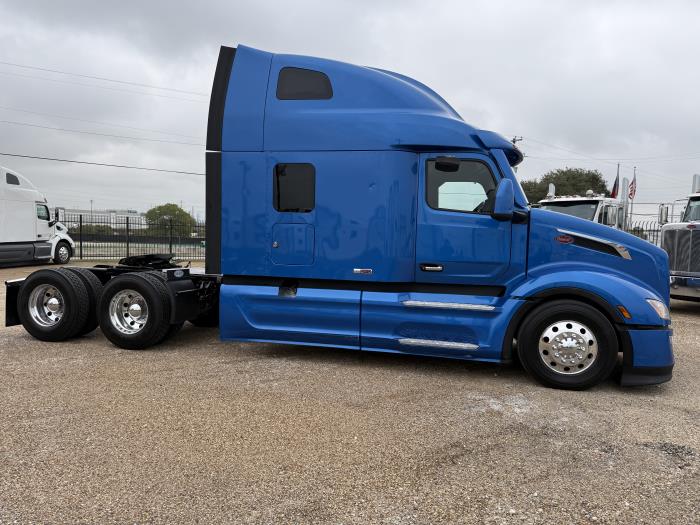 2023 Peterbilt 579-42