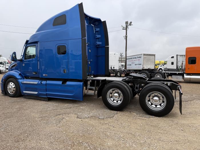 2023 Peterbilt 579-57