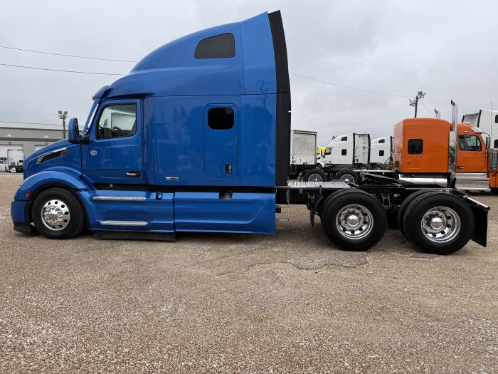 2023 Peterbilt 579-3