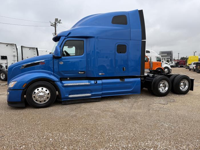 2023 Peterbilt 579-61