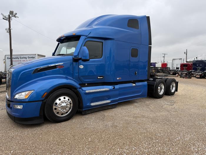 2023 Peterbilt 579-63