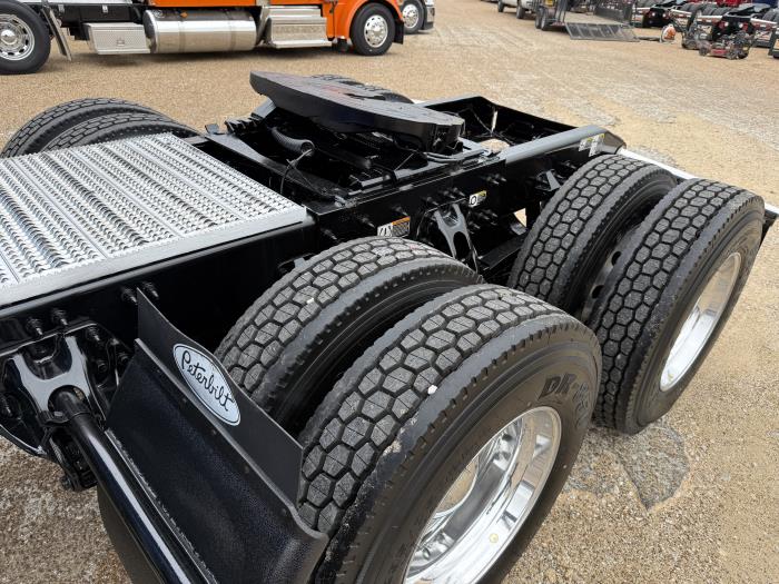 2023 Peterbilt 579-64