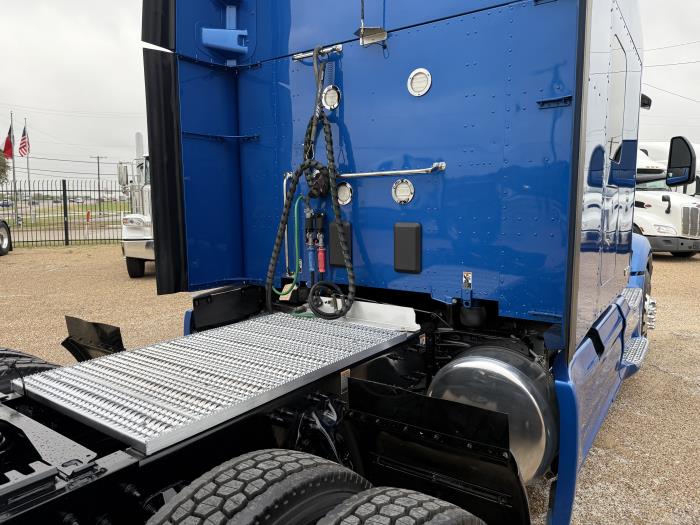 2023 Peterbilt 579-68