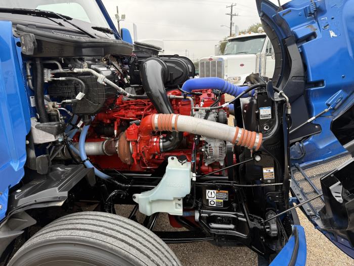 2023 Peterbilt 579-70