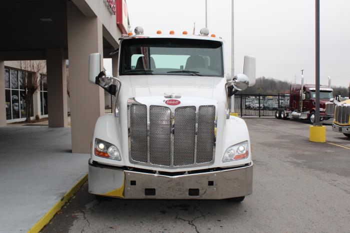 2015 Peterbilt 579-2