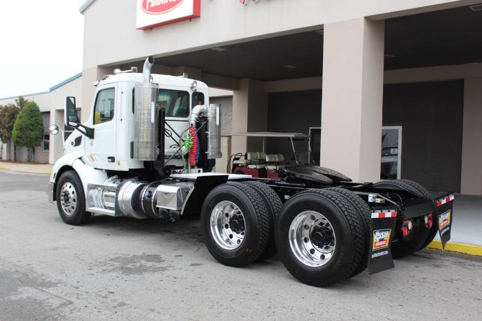 2015 Peterbilt 579-4