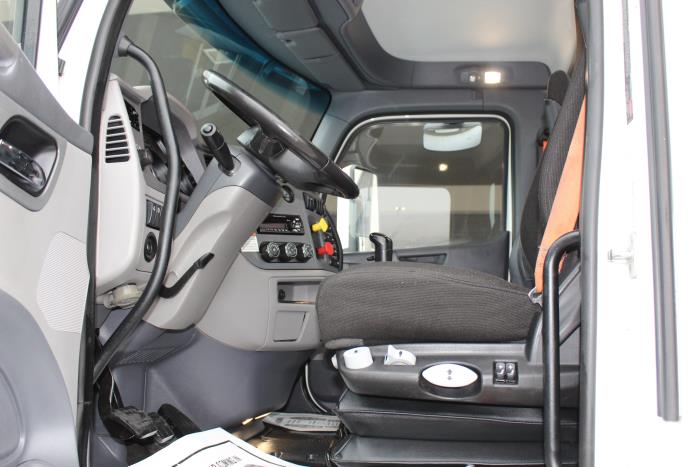 2015 Peterbilt 579-8