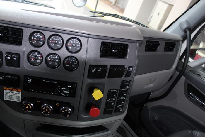 2015 Peterbilt 579-11