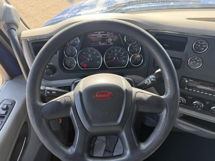 2022 Peterbilt 579-5