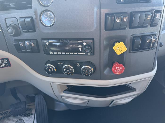 2022 Peterbilt 579-7