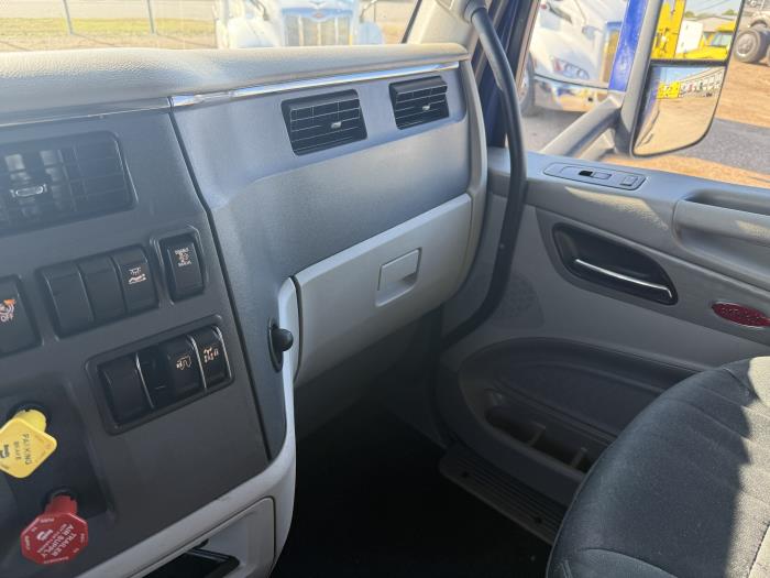 2022 Peterbilt 579-9