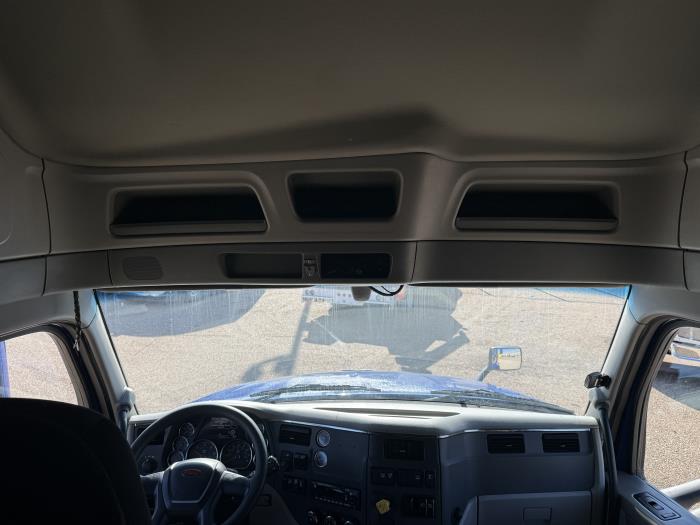 2022 Peterbilt 579-13