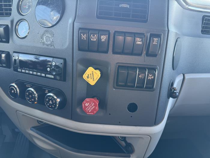 2022 Peterbilt 579-10