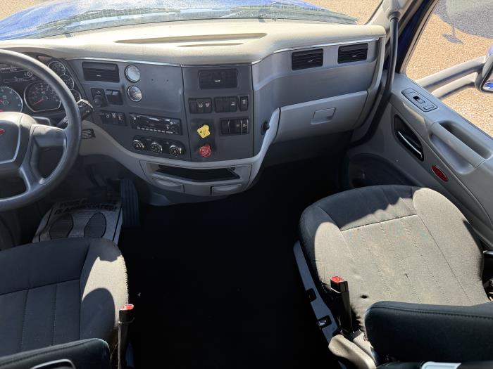 2022 Peterbilt 579-16