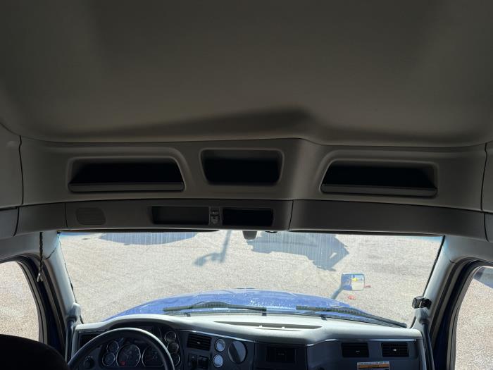 2022 Peterbilt 579-15